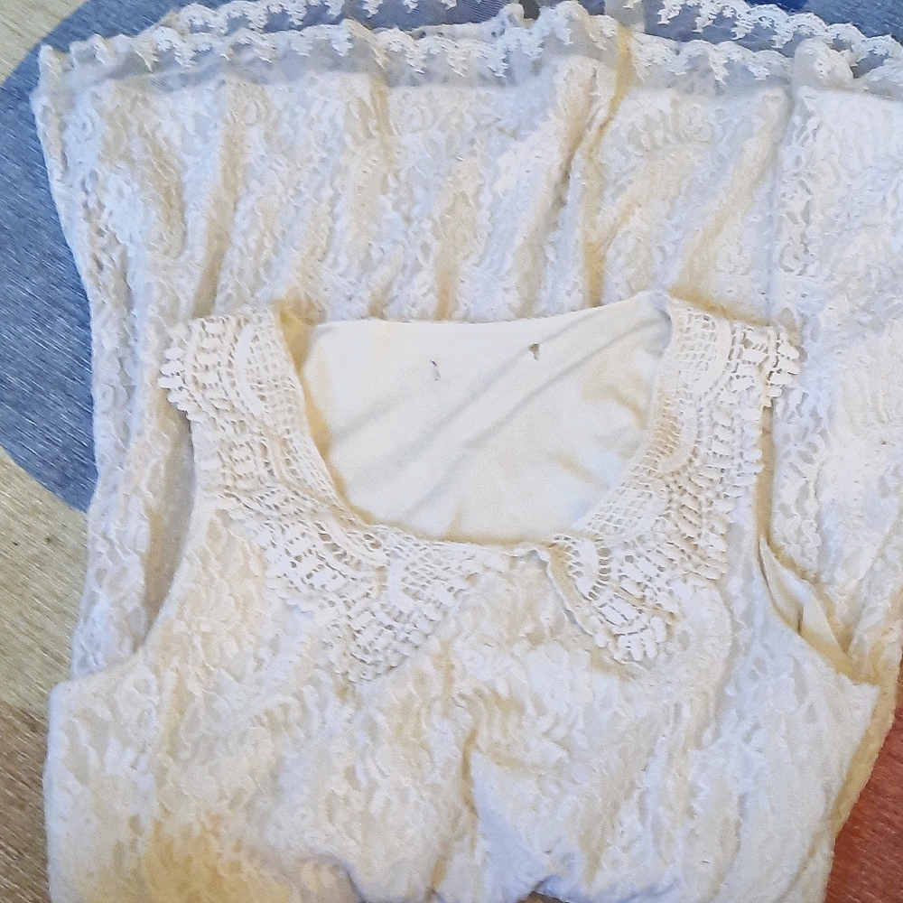 White lacey Knee-length Dress 🤍